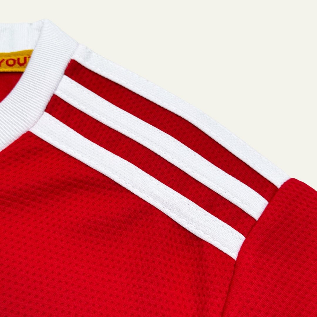 Manchester United 2021/22 Local