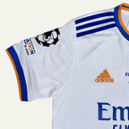 Real Madrid 2021/22 Local